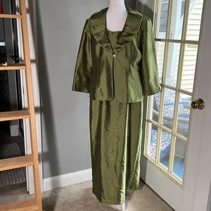 Jessica Howard size 14 long dress in Green.